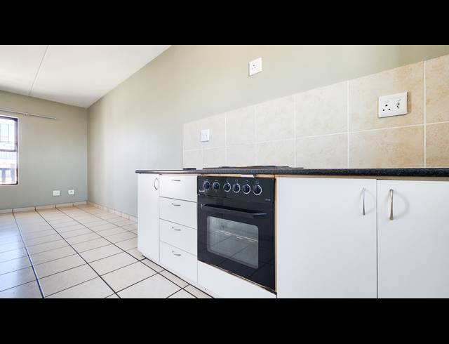2 BEDROOM APARTMENT TO LET IN PARKLANDS EAST